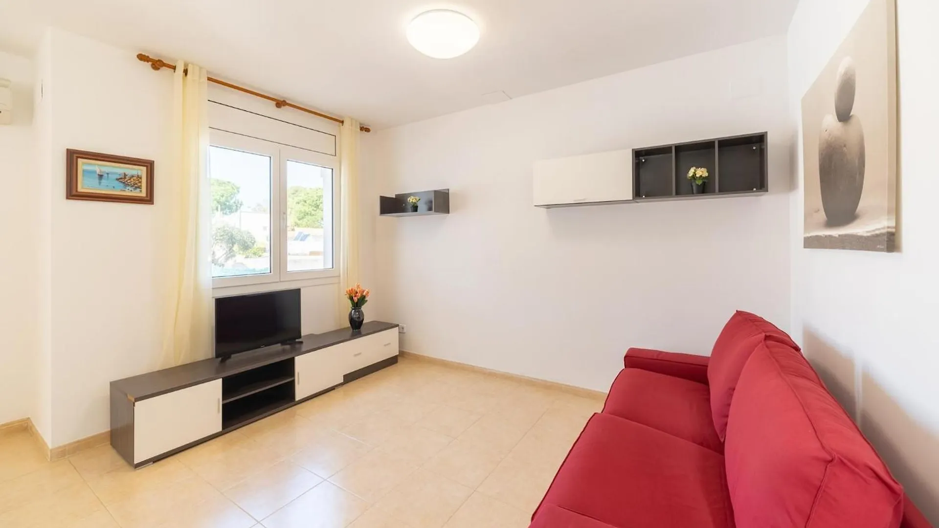 Family-Friendly Villa For 8 Guests L' Escala