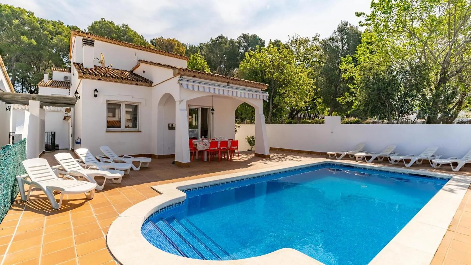 Family-Friendly Villa For 8 Guests L' Escala
